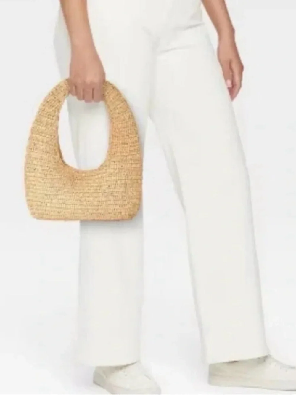 Universal Thread Woven Straw Tote Bag in Natural Beige